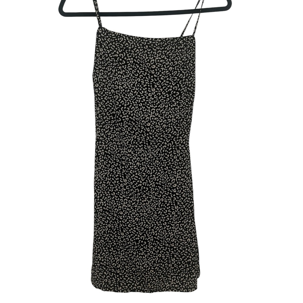 Missguided Patterned Dress - Picture 2 of 5